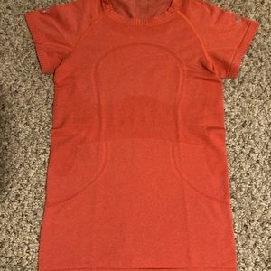 Retro lululemon swiftly tee, pre loved, size 4